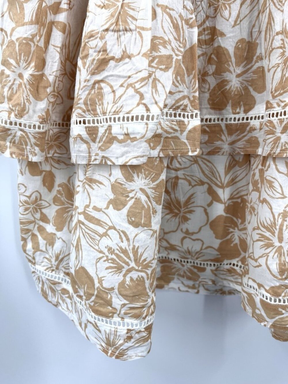 AMERICAN EAGLE Women's Tan White Floral Double V-Neck Tiered Short Dress NWT Med - Picture 5 of 8